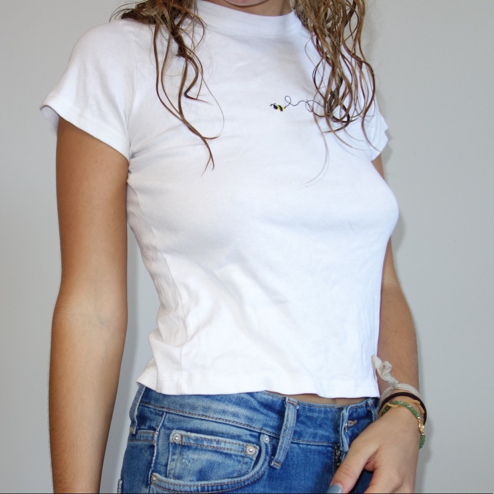 Bumble bee tee